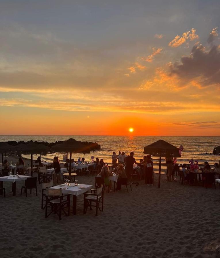 Sunset Beach Fiumicino Exteriör bild