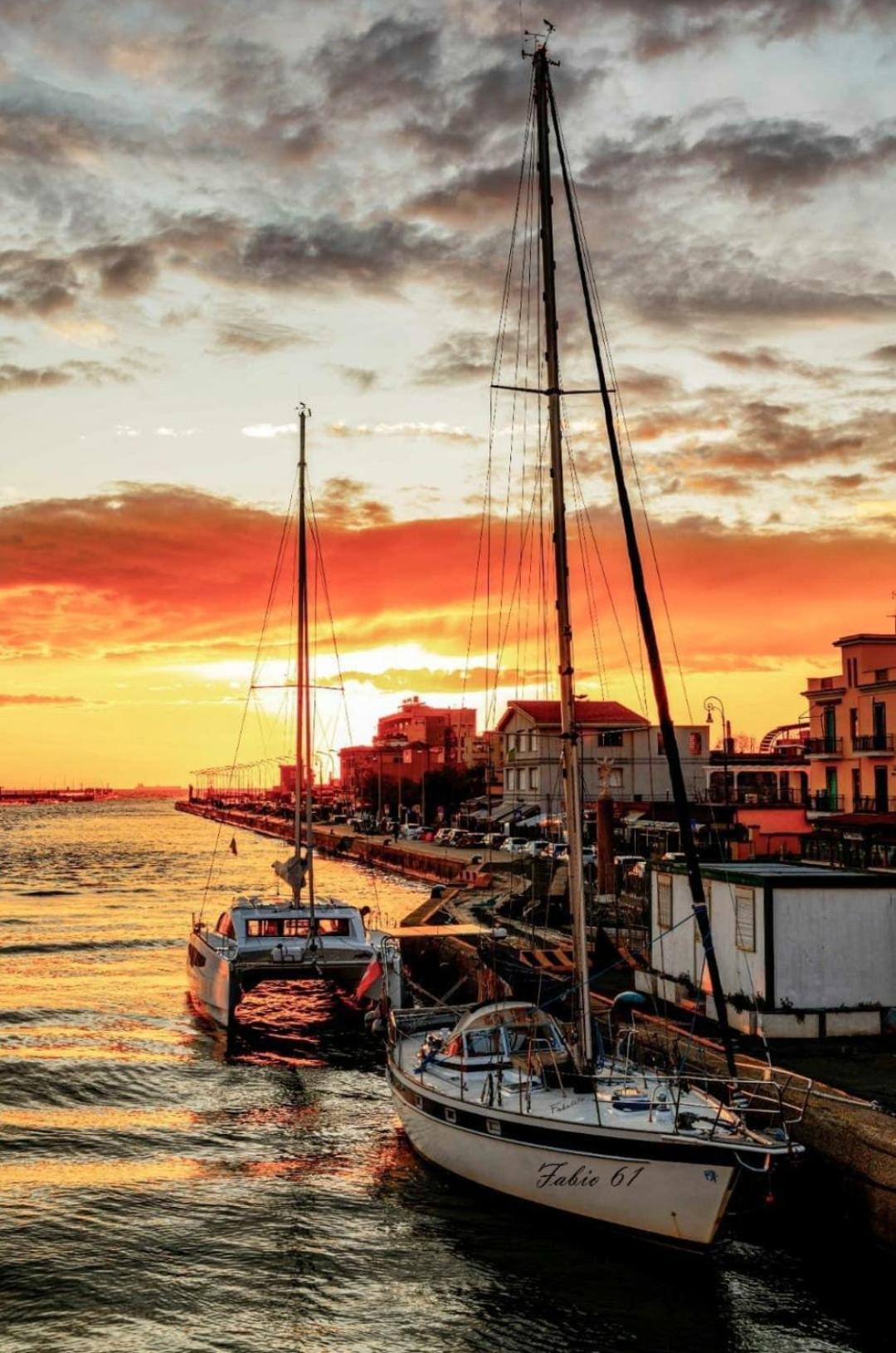 Sunset Beach Fiumicino Exteriör bild
